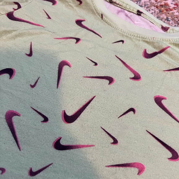 Girls Nike Cropped shirt - Picture 2 of 5